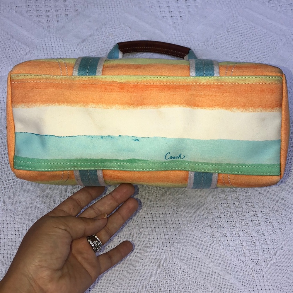 Coach bag . - Picture 3 of 8
